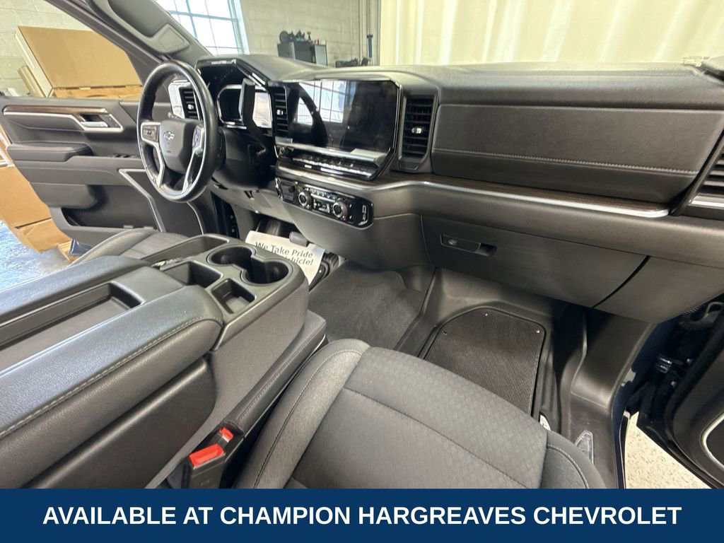 2022 Chevrolet Silverado 1500 RST photo 27