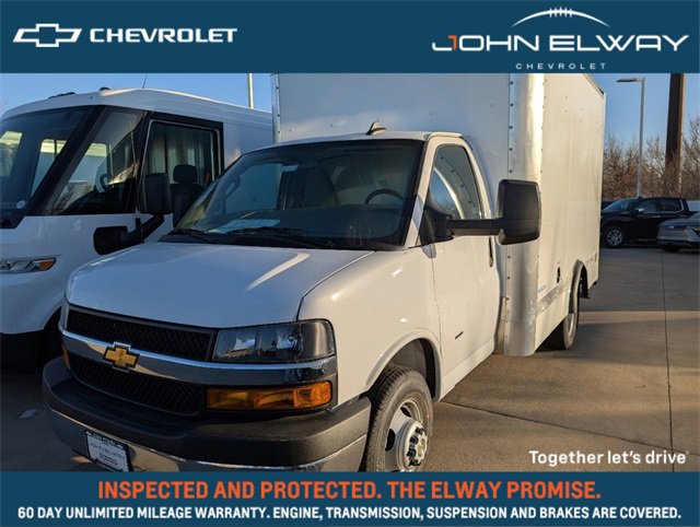 2024 Chevrolet Express Cutaway Base's photo