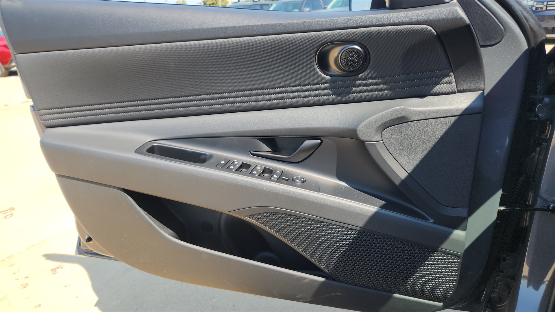 2025 Hyundai Elantra SEL Sport photo 15