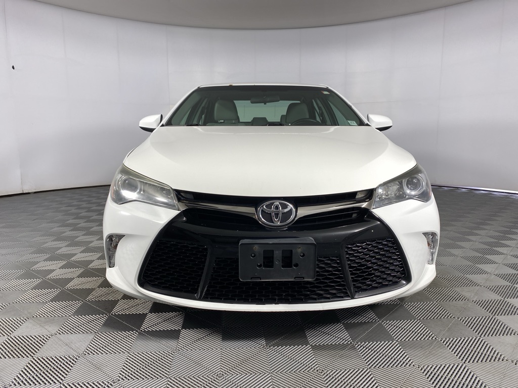 2015 Toyota Camry SE photo 9