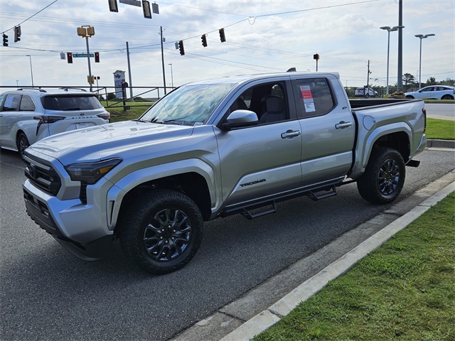 2025 Toyota Tacoma SR5 4x4 Double Cab photo 3