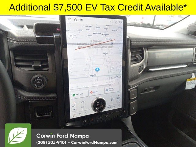 2025 Ford F-150 Lightning photo 17