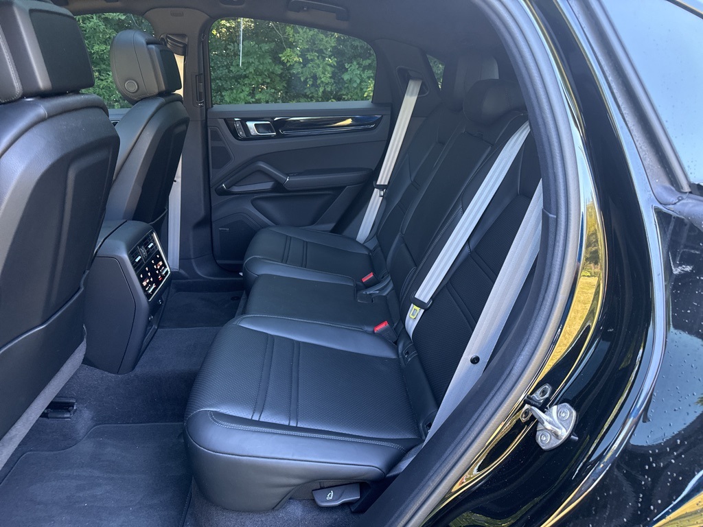 2023 Porsche Cayenne Coupe Platinum Edition photo 13