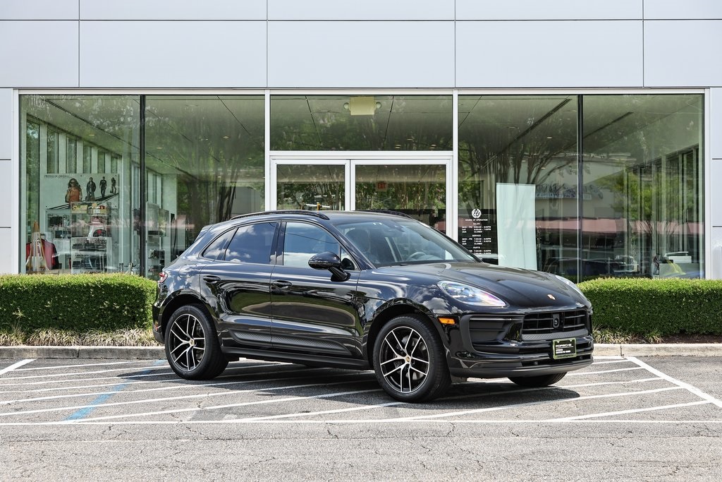 2024 Porsche Macan T photo 9