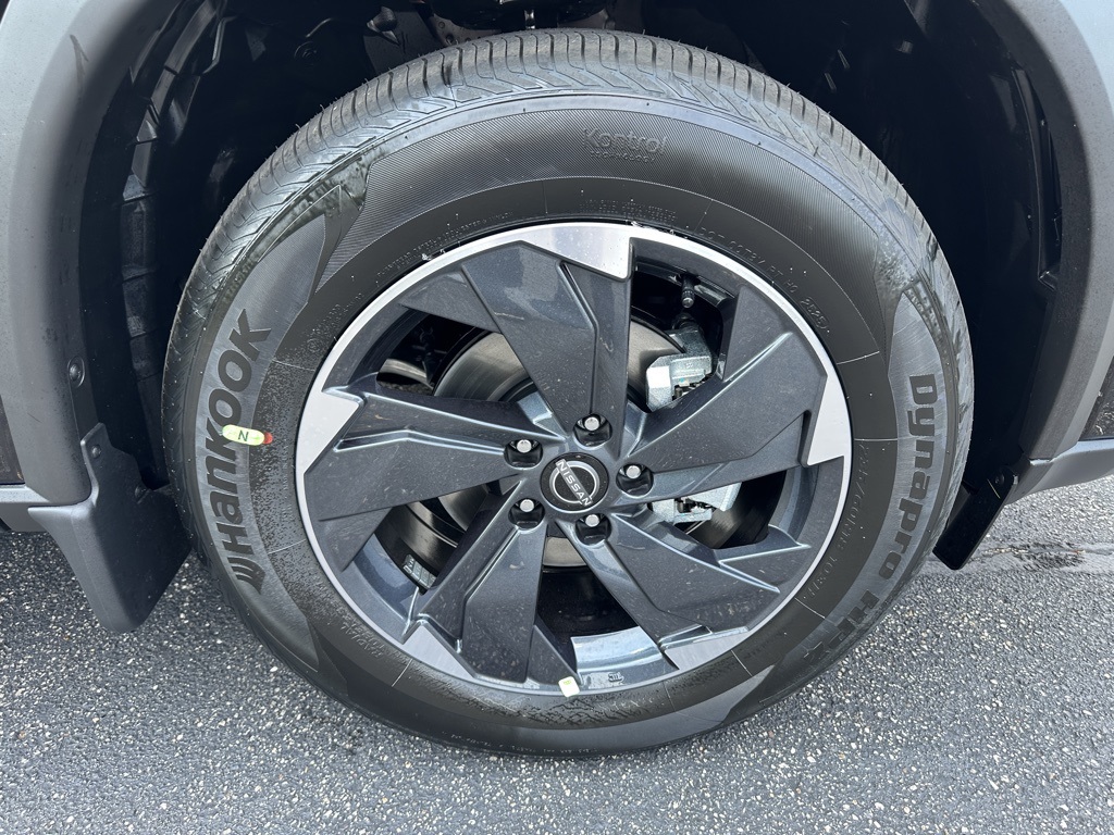 2026 Nissan Rogue SV photo 9