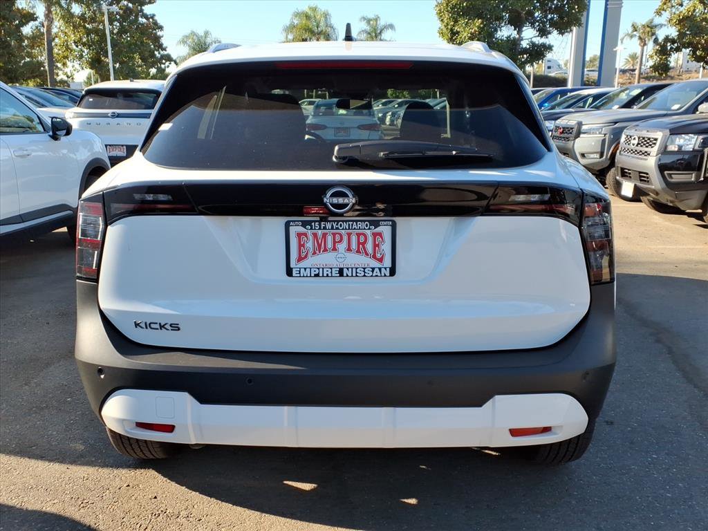 2026 Nissan Kicks SV photo 4