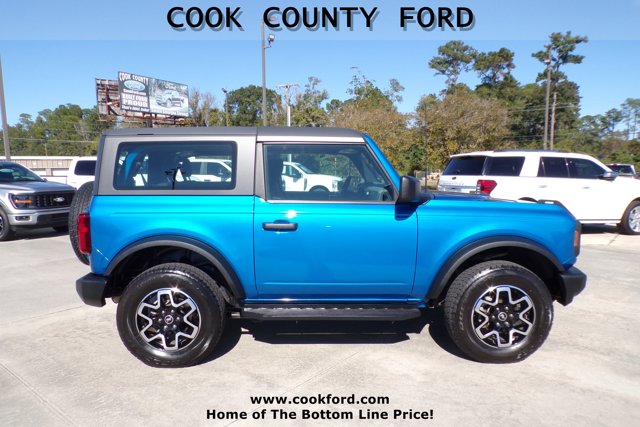 2022 Ford Bronco Base photo 2