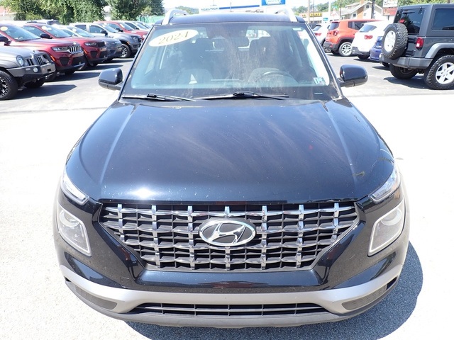 2024 Hyundai Venue SEL photo 8