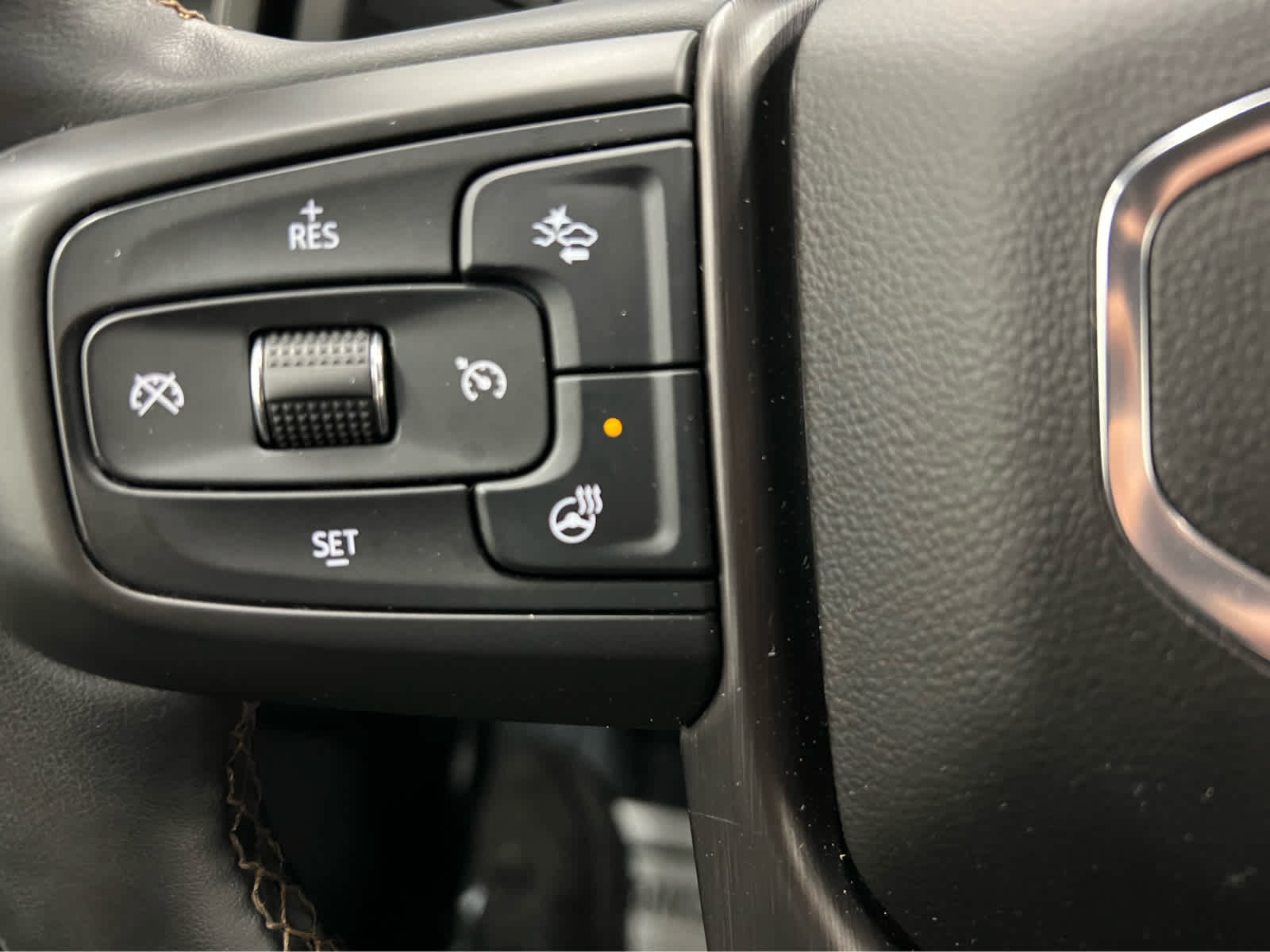 2024 Gmc Sierra HD AT4 photo 3