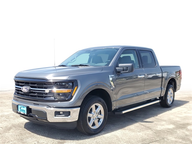 2025 Ford F-150 XLT photo 3