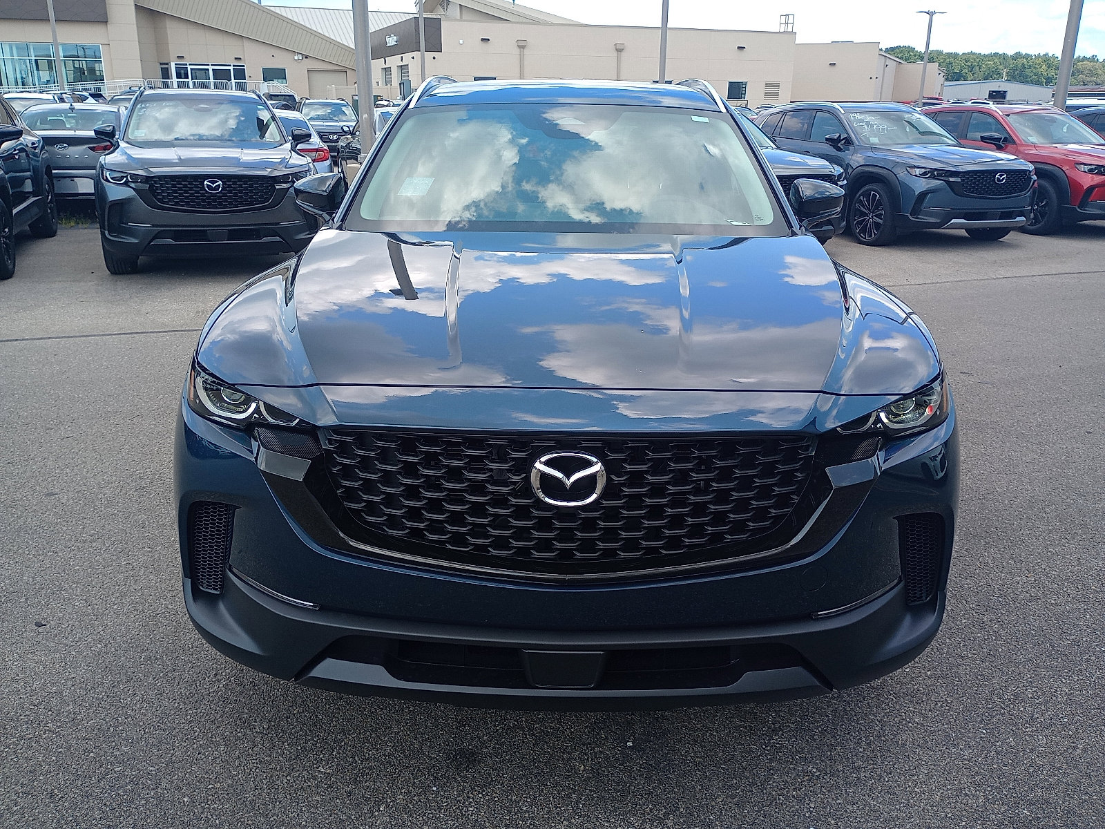 2025 Mazda CX-50 2.5 S Preferred photo 3