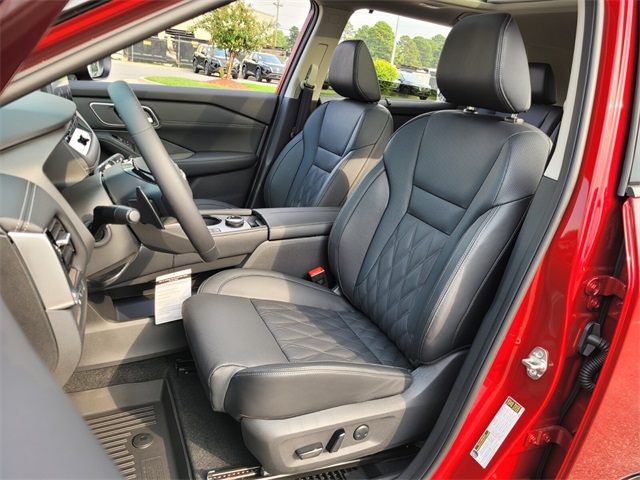 2026 Nissan Rogue Platinum photo 3