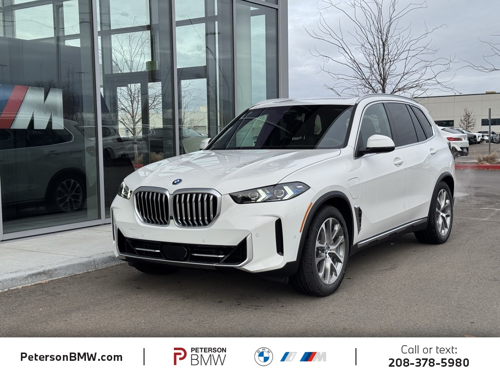 2026 BMW X5 50e's photo
