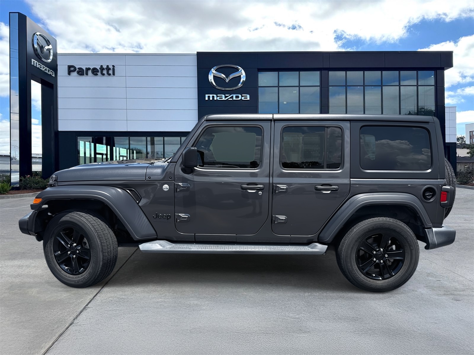 2019 Jeep Wrangler Unlimited Sport Altitude photo 2
