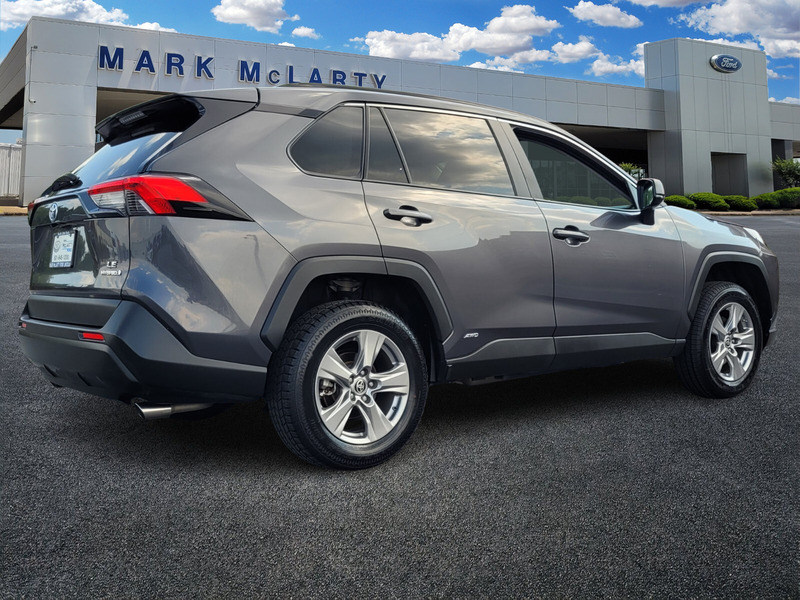2024 Toyota RAV4 Hybrid LE photo 2