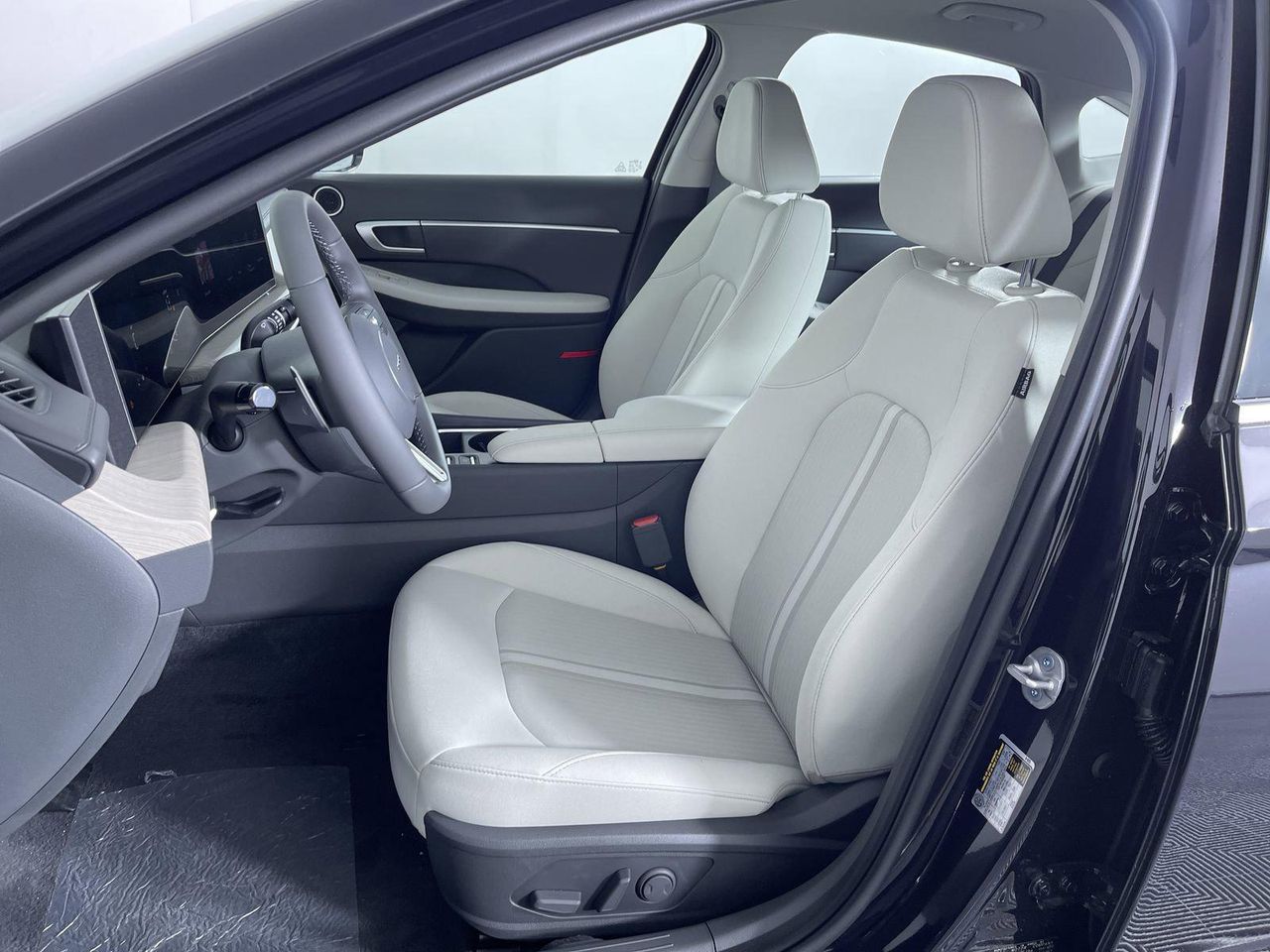 2025 Hyundai Sonata Hybrid SE photo 19