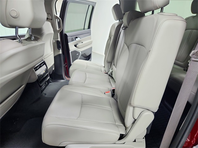2024 Jeep Wagoneer Base photo 36