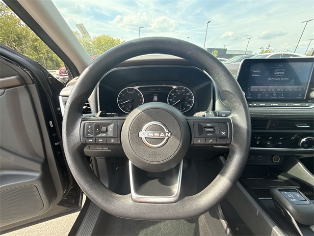 2022 Nissan Rogue S photo 14