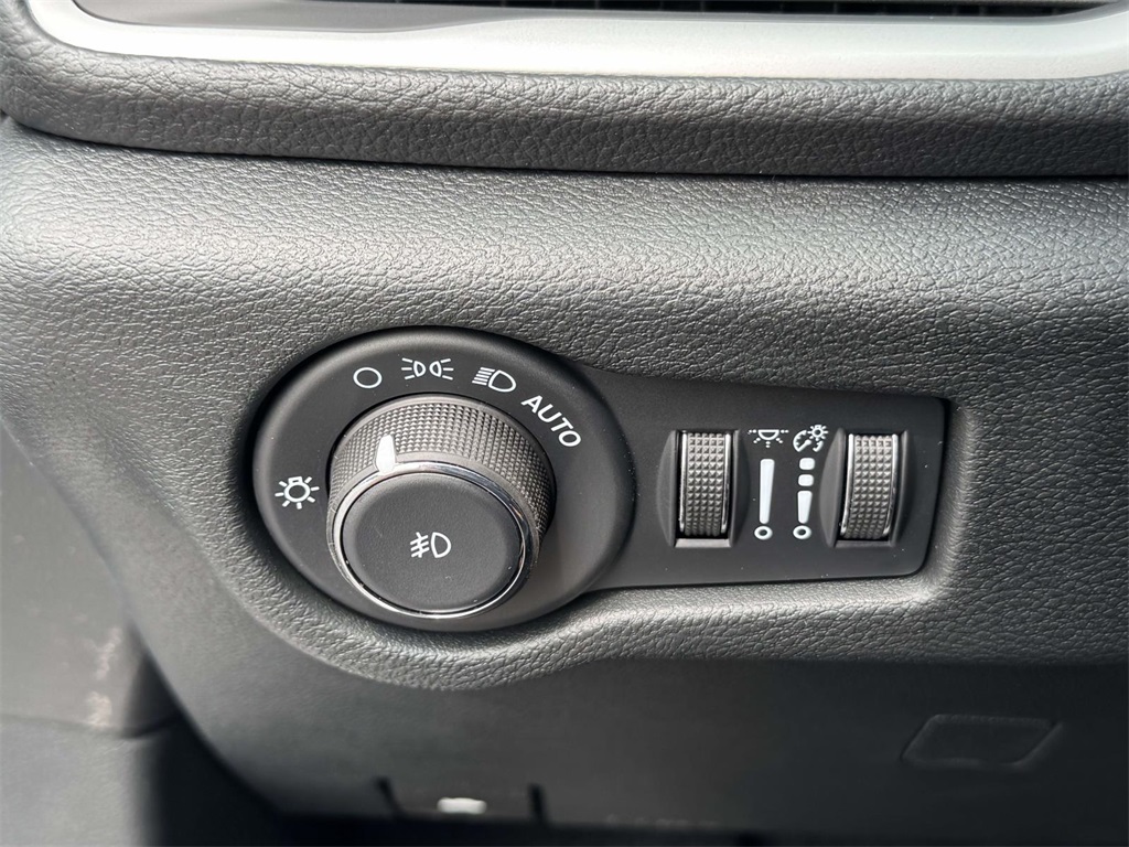 2026 Chrysler Pacifica photo 26