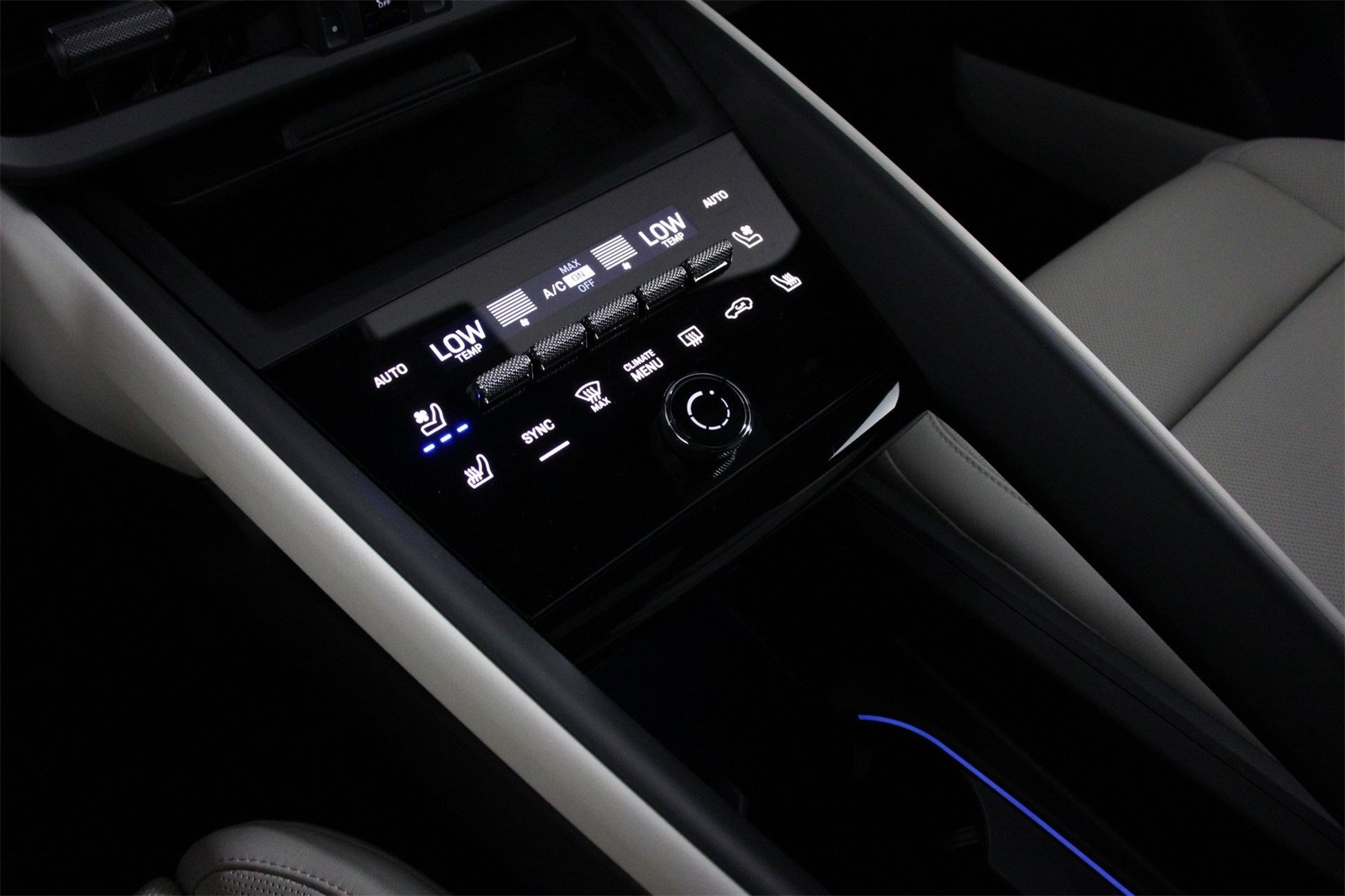 2025 Porsche Macan Electric photo 14