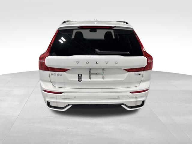 2025 Volvo XC60 Hybrid T8 Plus photo 4
