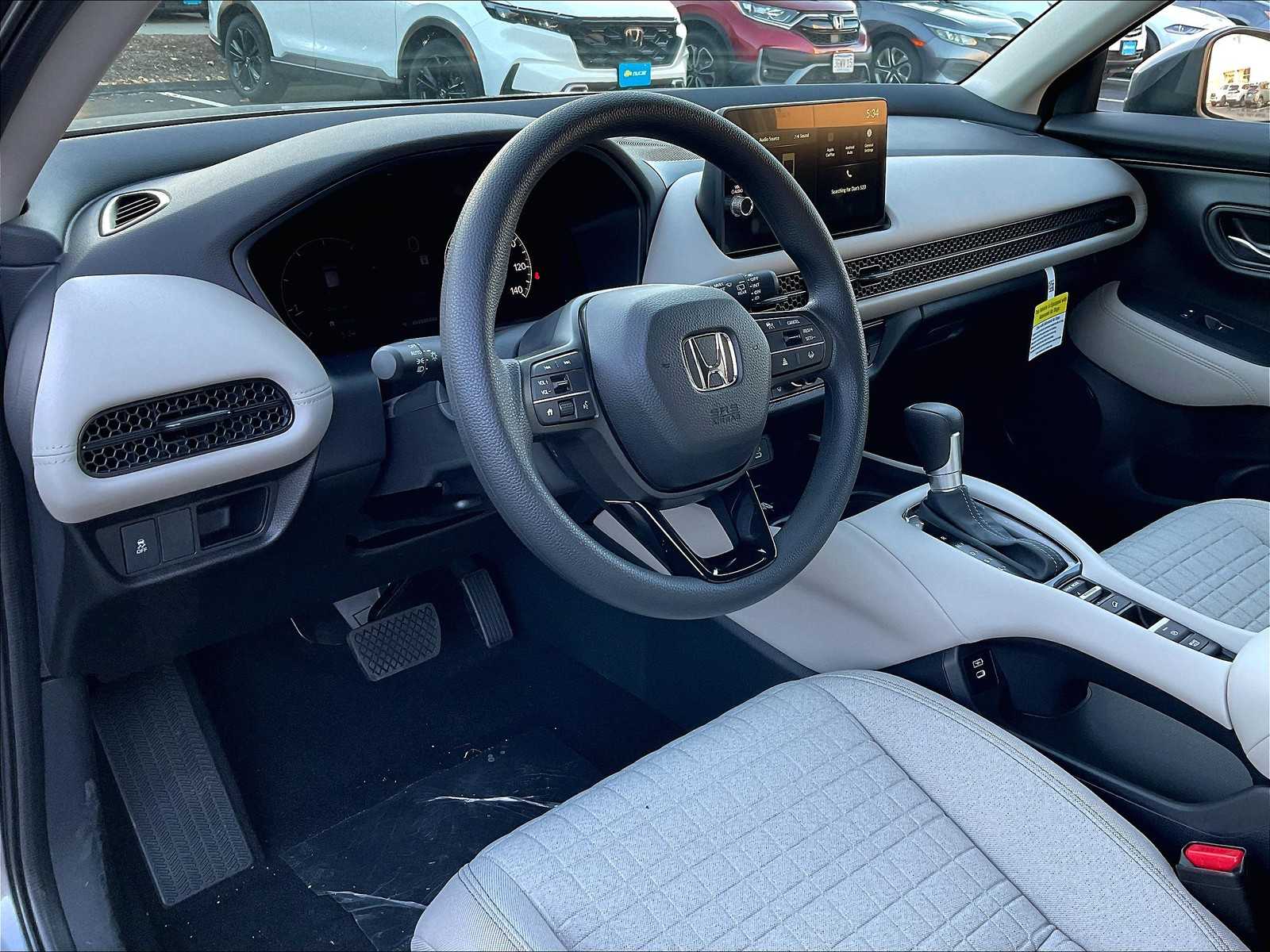 2026 Honda HR-V LX photo 8