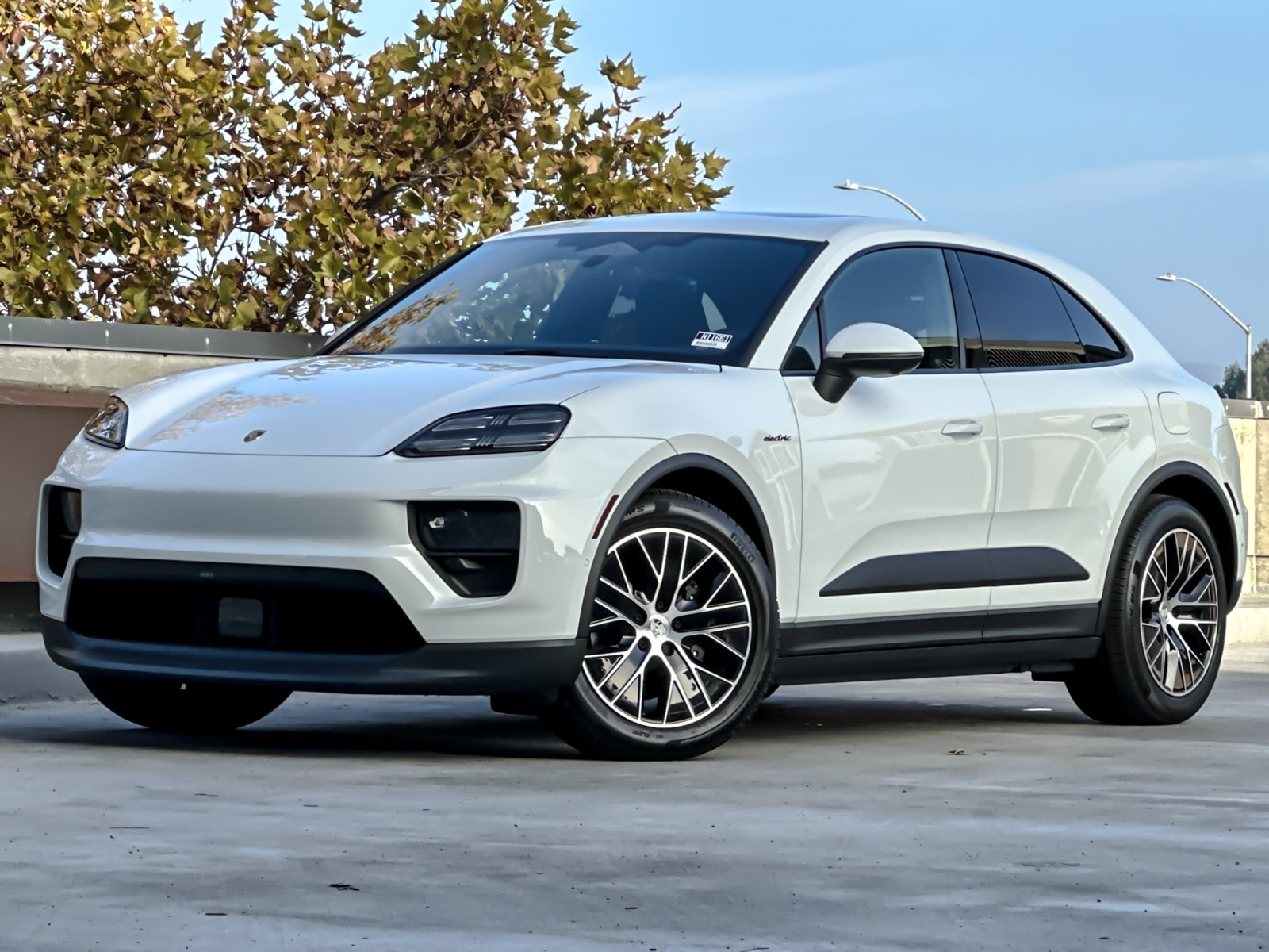 2025 Porsche Macan Base