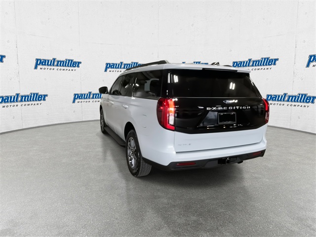 2025 Ford Expedition photo 4