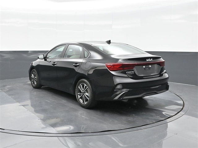 2023 Kia Forte LXS photo 8