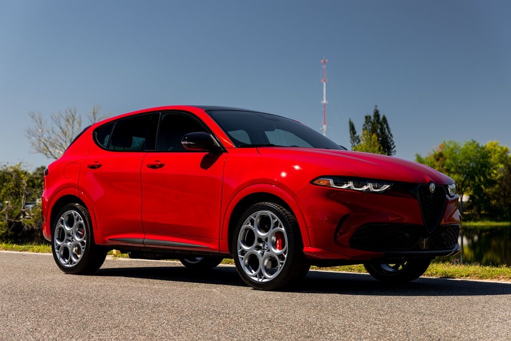 2025 Alfa Romeo Tonale Tributo Italiano photo 2