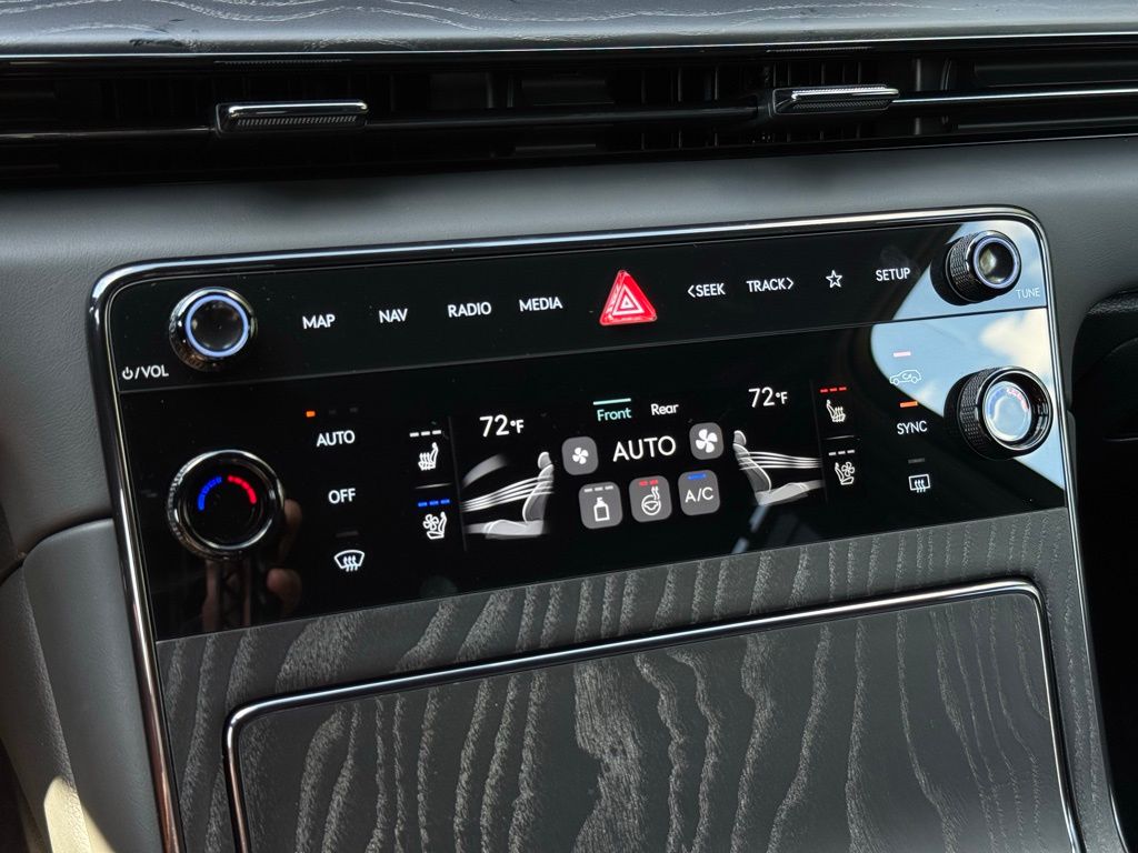 2026 Genesis GV80 3.5T Prestige AWD photo 32