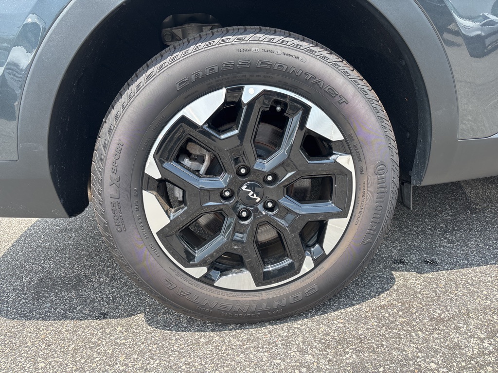 2024 Kia Sorento S photo 7