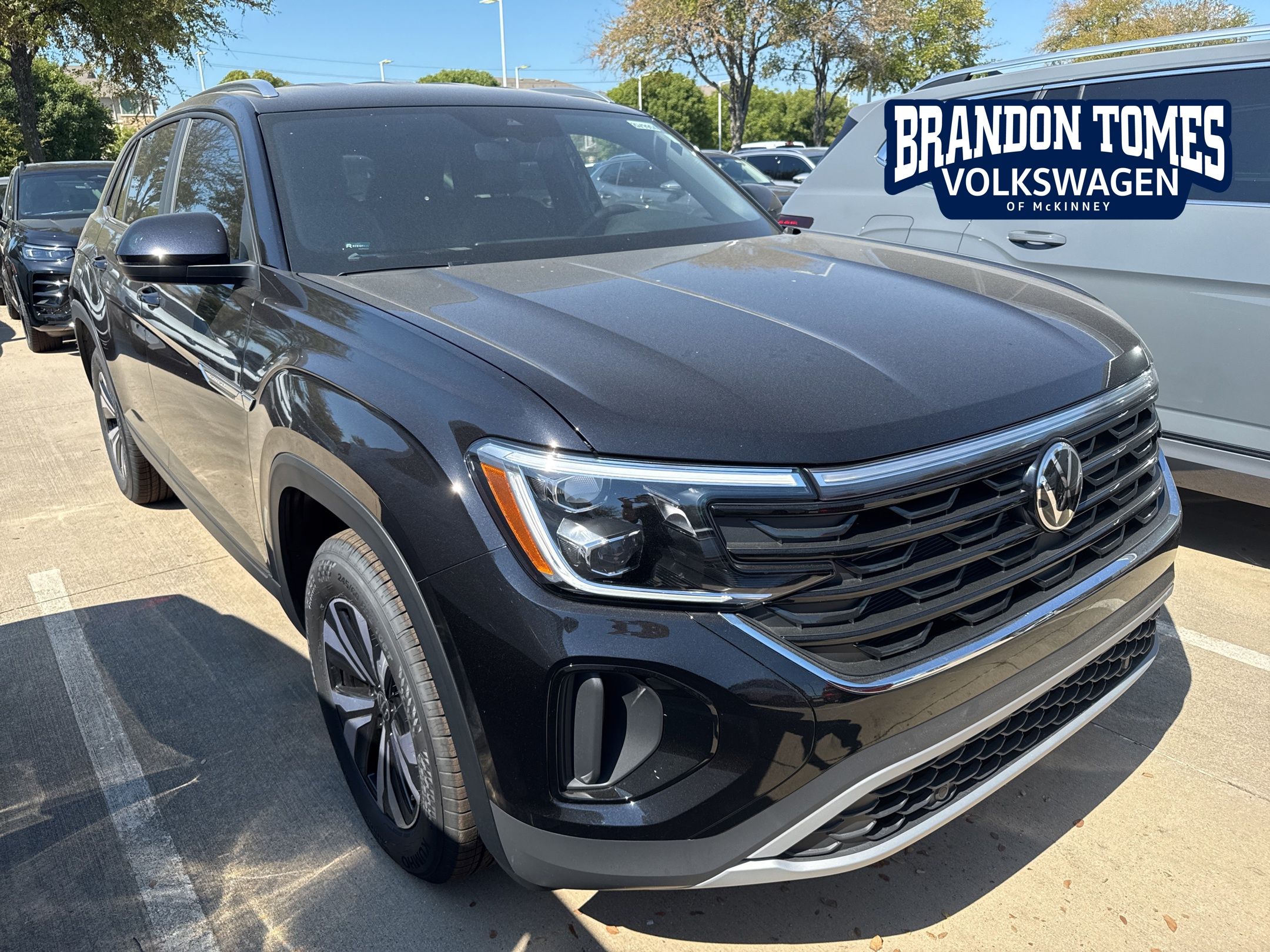 2026 Volkswagen Atlas Cross Sport SE's photo