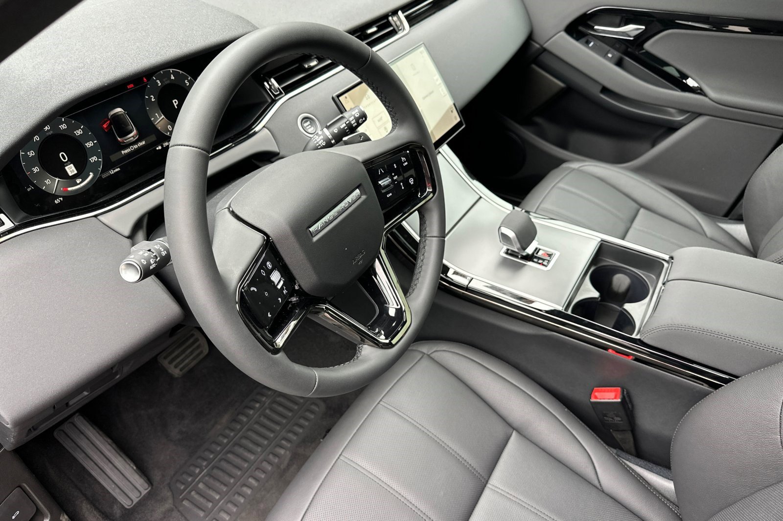 2026 Land Rover Range Rover Evoque S photo 4