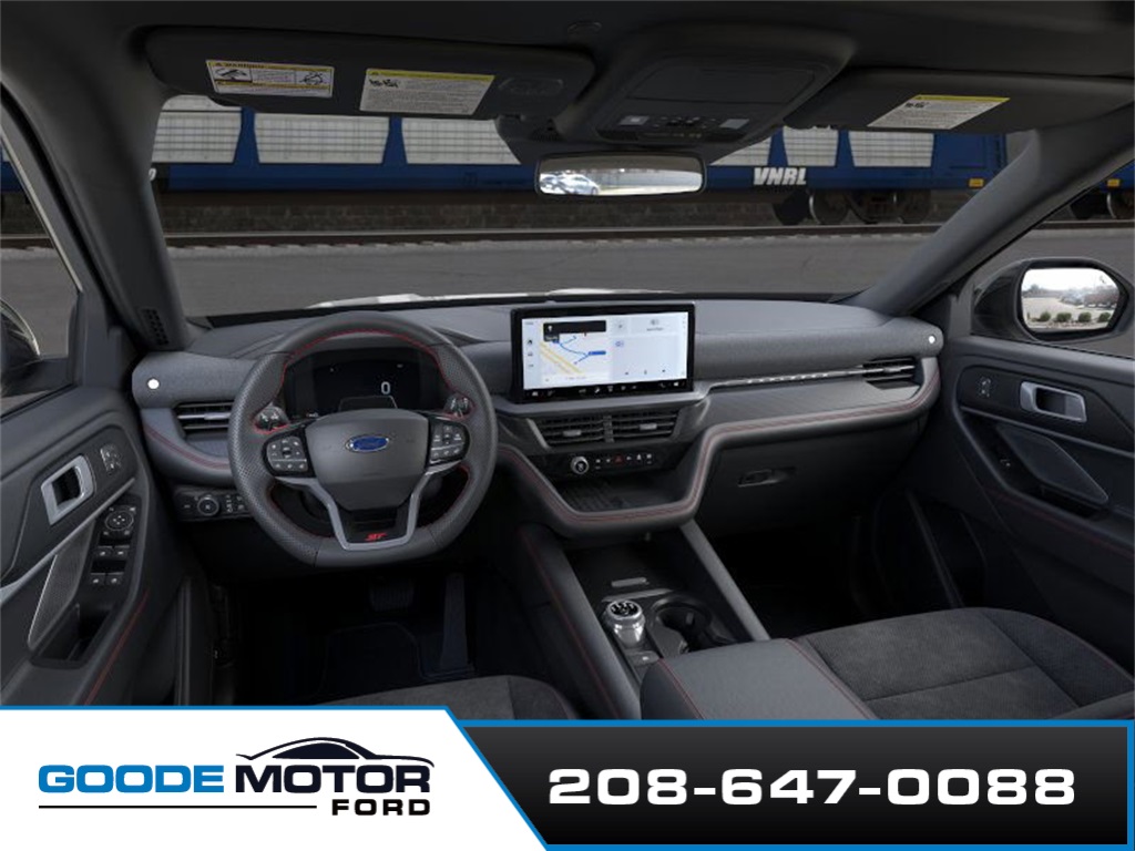 2025 Ford Explorer ST photo 4