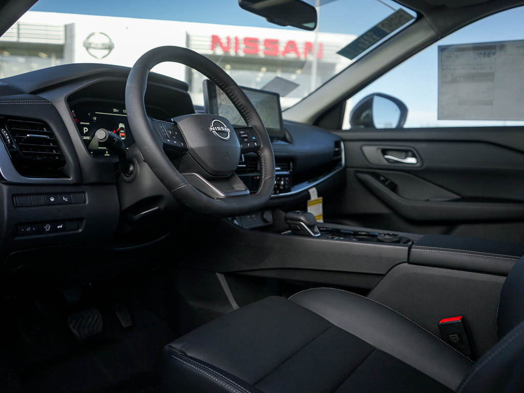 2025 Nissan Rogue SL photo 16