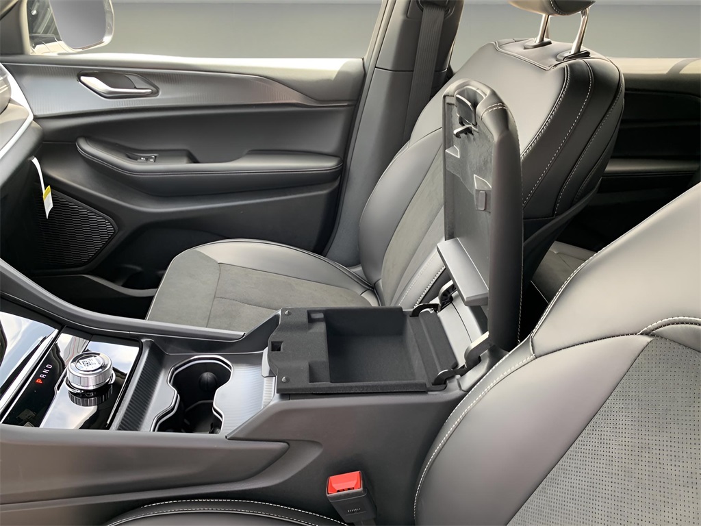 2025 Jeep Grand Cherokee Altitude X photo 26