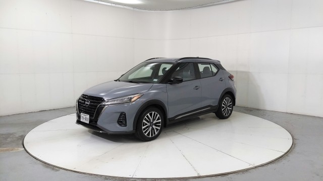 Used 2024 Boulder Gray Pearl Nissan SR image 1