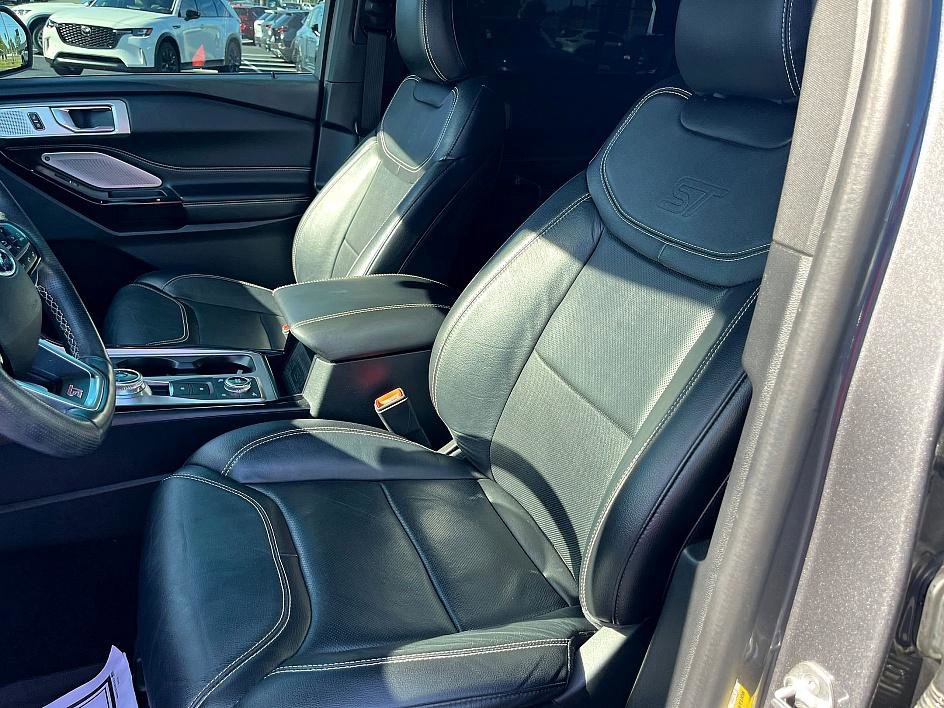 2021 Ford Explorer ST photo 14