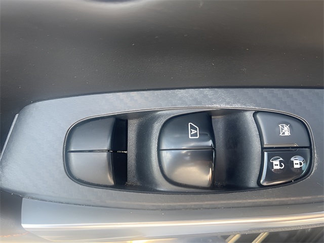 2021 Nissan Sentra SR photo 13