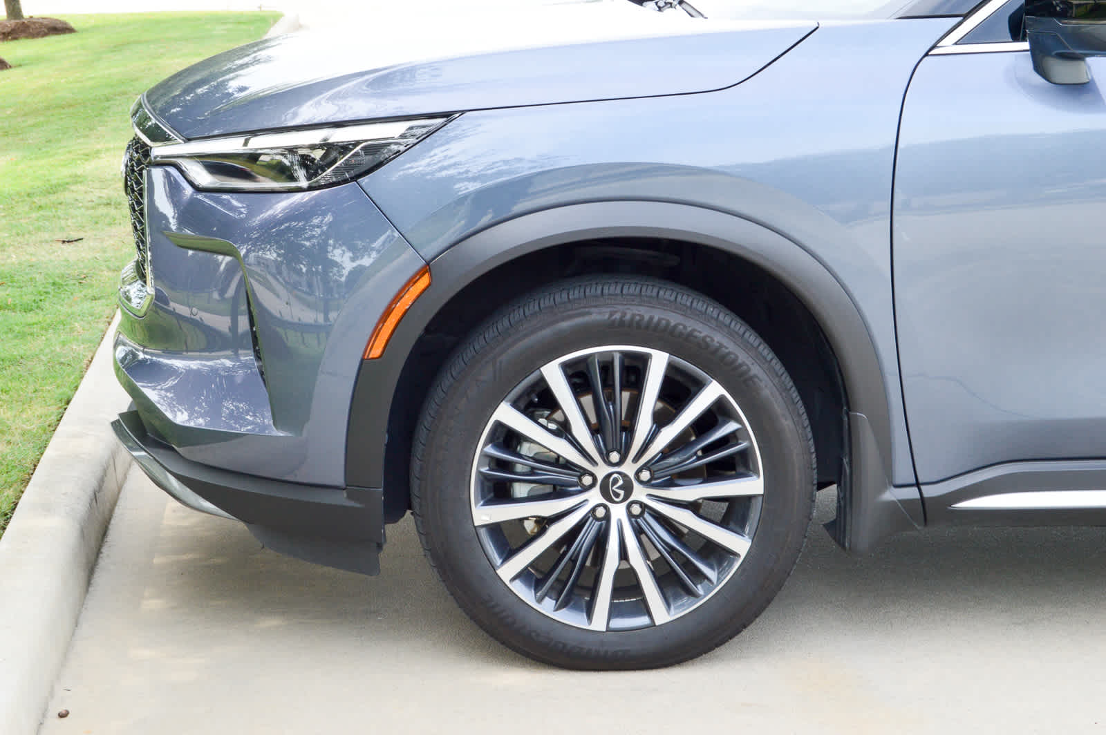 2025 Infiniti QX60 Autograph photo 6