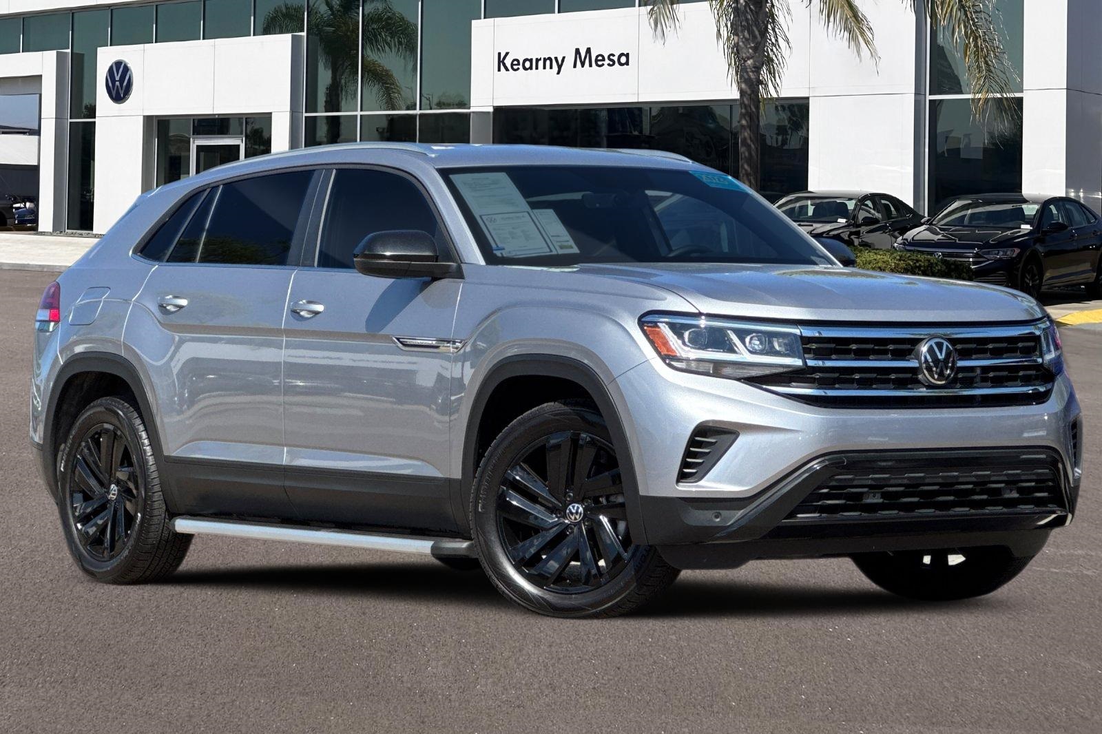 2023 Volkswagen Atlas Cross Sport V6 SE Technology photo 2