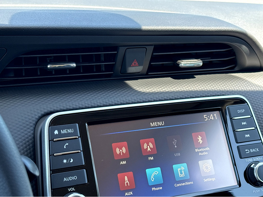 2025 Nissan Kicks Play S photo 4