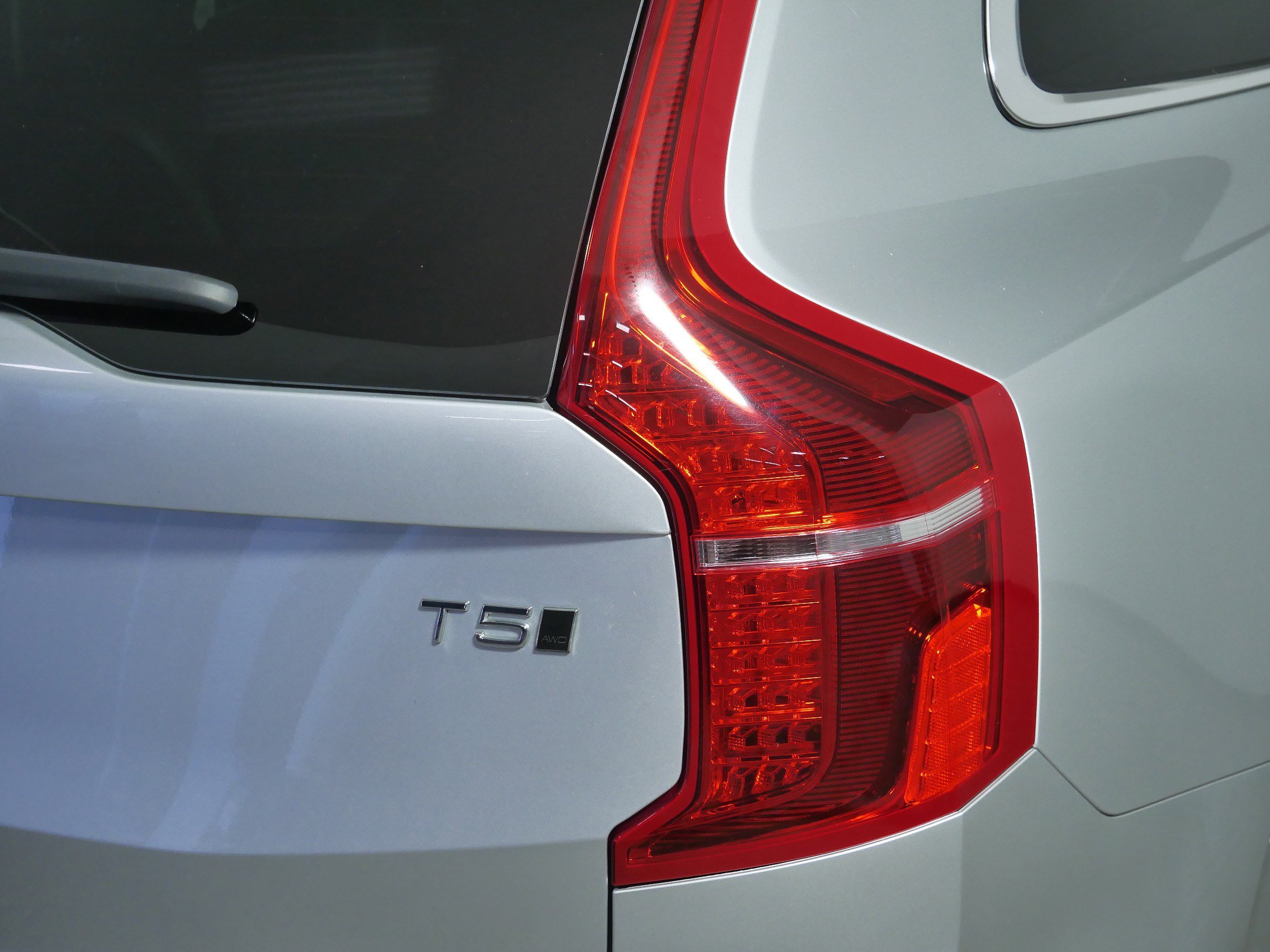 2020 Volvo XC90 Momentum AWD photo 17