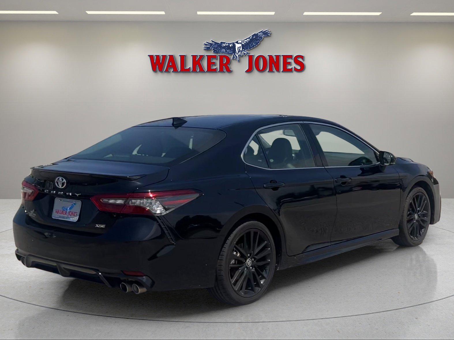 2023 Toyota Camry XSE photo 3