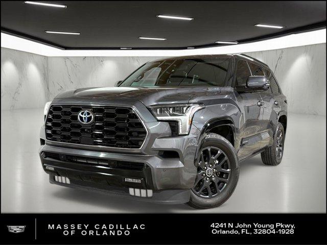 2023 Toyota Sequoia Platinum's photo