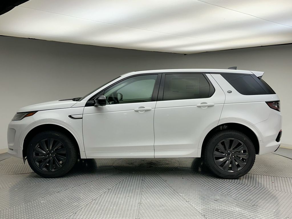 2025 Land Rover Discovery Sport S photo 2