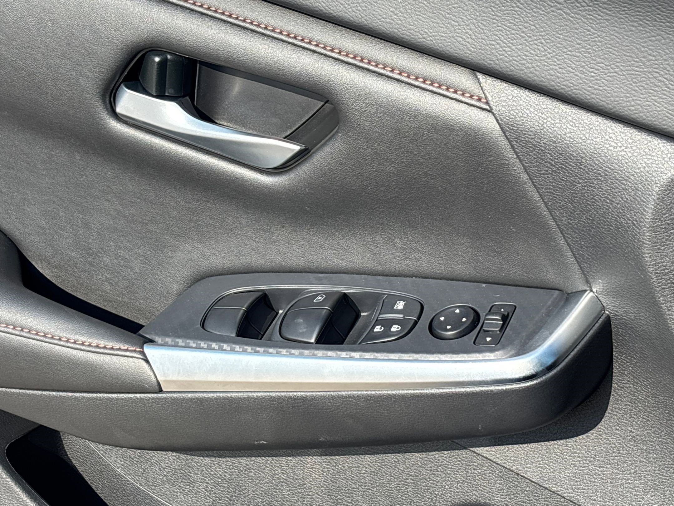2025 Nissan Sentra SR photo 14