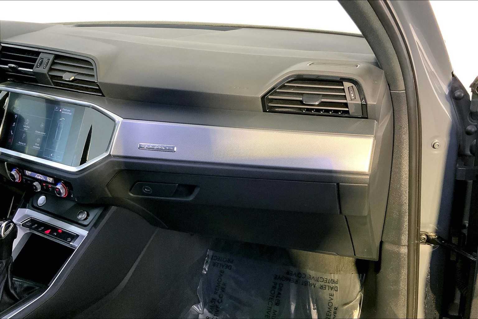 2020 Audi Q3 Premium photo 17