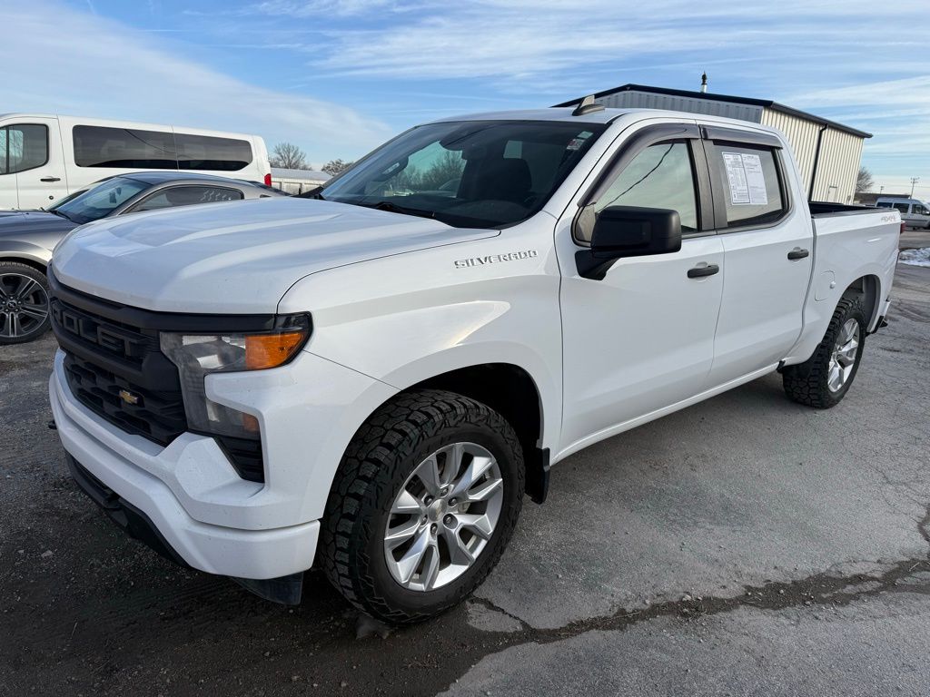 Used 2022 Chevrolet Silverado 1500 Custom with VIN 1GCPDBEK9NZ572048 for sale in Kansas City